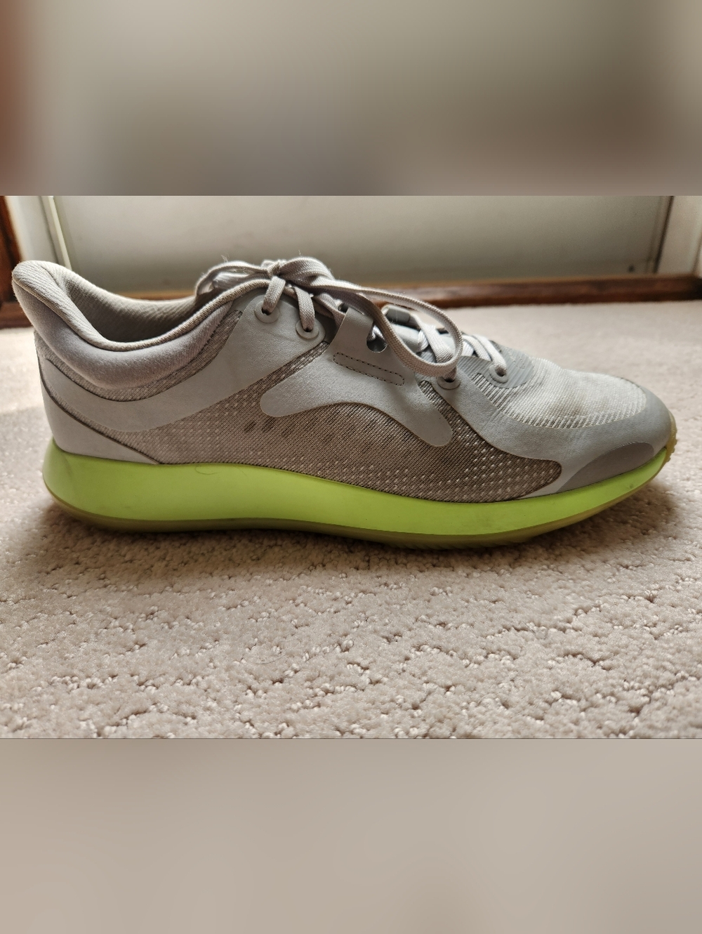 Lululemon Women's Strongfeel Training in Grey With Neon Lime Midsole and Logo